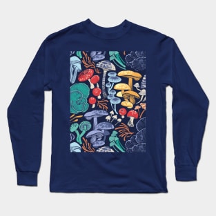 Mystical fungi // pattern // midnight blue background multicoloured wild mushrooms Long Sleeve T-Shirt